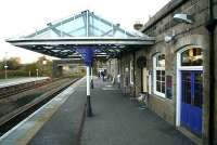 Looking south along the main platform at Inverurie with its refurbished canopy and fresh paintwork in November 2006.<br><br>[John Furnevel 06/11/2006]