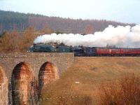 60009 & 61994 are seen crossing the viaduct above Tomatin with <I>The Great Britain</I>.<br><br>[John Gray 14/04/2007]