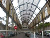 Scene under the overall roof of the sadly abandoned Gare du Sud in Nice in April 2007. The area within the shell of the building is currently in use as a car park, although restoration plans are in the pipeline.<br>
<br><br>[Mark Poustie 13/04/2007]