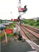 Down signal controlling the siding at Cumbernauld in August 1997 - at that time much busier than the main line.<br><br>[David Panton /08/1997]