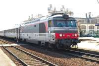 167442 arrives at Saintes with a train for Niort on 8 September. <br>
<br><br>[Peter Todd 08/09/2009]