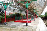 The fine canopy over the island platform at Nelson in 2007. Only one face of the island is currently in use. This view looks to Colne.<br><br>[Ewan Crawford 21/09/2007]