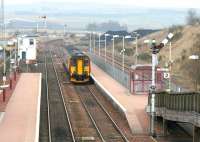 Southbound train arriving at New Cumnock on 29 March 2006.<br><br>[John Furnevel 29/03/2006]