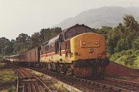 Class 37 hauled sleeper heading north at Ardlui station.<br><br>[Ewan Crawford //]