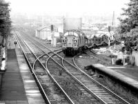 37037 approaches Slateford Junction in September 1981 with a train of Cartics, having come off the Edinburgh sub at Craiglockhart Junction.<br><br>[John Furnevel 14/09/1981]