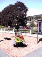 This sculpture on the up platform arouses much amusement. a HR porter.<br><br>[Brian Forbes /08/2006]