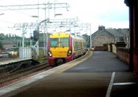334040 entering Paisley Gilmour Street with the Largs train<br><br>[Graham Morgan 12/09/2006]
