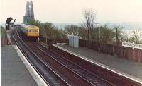 Cowdenbeath train arriving. Notice the double crossovers.<br><br>[Brian Forbes //1982]