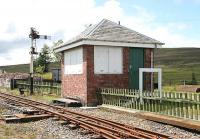 Leadhills signal box in August 2006. [See image 6453]<br><br>[John Furnevel 04/08/2006]