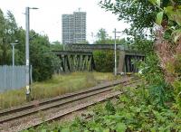 Looking west towards the disused bridge over Duke street<br><br>[Colin Harkins 29/08/2006]