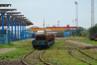 The rail loading bay is to the left (the mainline is beyond it). View looks south.<br><br>[Ewan Crawford 27/09/2006]