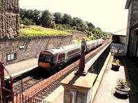 170 about to leave for Edinburgh. Before there was a hint of the interchange.<br><br>[Brian Forbes /07/2006]