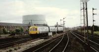 101 ex Glasgow arrives in platform 6 at Stirling in 1985. Centre right the old gantry is just visible.<br><br>[Brian Forbes //1985]