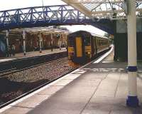 Glasgow - Carlisle train at Dumfries in September 2006. <br><br>[John McIntyre 22/09/2006]