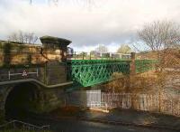 Looking north as trains pass on the Forth viaduct at Stirling, Nov 2006.<br><br>[John Furnevel /11/2006]