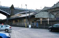 Platforms 20 and 21 from the car park on 3 December 2006 - out of use due to construction work on the new link between the walkway and the new Klondyke platform (via the south wall).<br><br>[John Furnevel 03/12/2006]