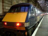 91102 Durham Cathedral at Glasgow Central.<br><br>[Graham Morgan 23/12/2006]