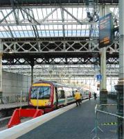 The new platform 3 at the east end of Waverley.<br><br>[Ewan Crawford 26/12/2006]