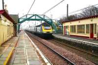 Midland Mainline HST set on lease to Virgin Trains heads west through Drem station on 27 December 2006. <br><br>[John Furnevel /12/2006]