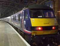 90019 waiting to depart to Polmadie with the empty Caledonian Sleeper stock.<br><br>[Graham Morgan 30/12/2006]