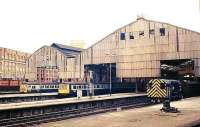 Looking south towards the Bury electric platforms at Manchester Victoria in 1990.<br><br>[Ian Dinmore //1990]