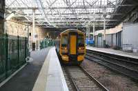 A 158 runs east into platform 20 on 28 December 2006.<br><br>[John Furnevel 28/12/2006]