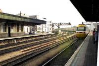 An InterCity 125 HST arriving at Cardiff Central in 1990 on a service from Paddington.<br><br>[John McIntyre /08/1990]