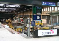 Platforms 16 and 17 from the western concourse on 4 February 2007. <br><br>[John Furnevel 4/02/2007]