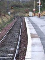 Very short welded track... looks a bit rickety. First signal under the control of Cathcart PSB C35c... this signal is automatic. Cathcarts first physically controlled signal is at Mount Florida.<br><br>[Colin Harkins 10/02/2007]