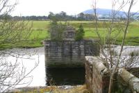 View west over the Clyde and the remains of Coulter viaduct, January 2007.<br><br>[John Furnevel /01/2007]