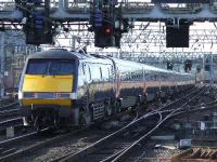 91121 <i>Archbishop Thomas Cranmer</i> departs Glasgow Central propelling the 0800 Kings Cross service.<br><br>[Graham Morgan 19/03/2006]