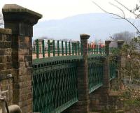 Engineering team carrying out checks on the NB Forth viaduct at Stirling on 30 March as a train passes on the adjacent Caledonian viaduct.<br><br>[John Furnevel 30/03/2007]