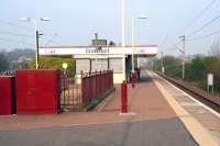 Looking along the platform at Croftfoot on 15 April 2007. View is west towards Kings Park. [Ref query 7473]<br><br>[John Furnevel 15/04/2007]