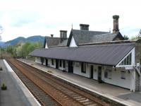 Dunkeld station painted. Must be a Royal Train soon.<br><br>[Brian Forbes 22/04/2007]