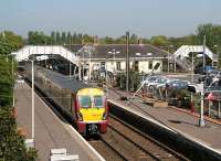 An afternoon Largs - Glasgow Central service leaving the western platforms at Kilwinning on 3 May 2007. <br><br>[John Furnevel 3/05/2007]