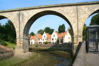 The East of Fife Railway viaduct at Lower Largo, Fife, photographed looking north along Harbour Wynd in September 2009. The line across the viaduct closed in 1966. [Ref query 1528]<br><br>[John Furnevel 03/09/2010]