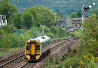 Semaphores still operational on the down line at Larbert on 28 May with the 11.33 Edinburgh - Dunblane passing. <br><br>[Bill Roberton 28/05/2007]