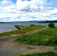 Remains of the piers at Craigendoran on 28 May 2007. The boat train platform ran parallel to the sea wall on the left. <br><br>[John McIntyre 28/05/2007]