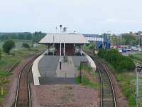 View of Leuchars from the east. The former St Andrews bay platform has been filled in.<br><br>[Brian Forbes 10/06/2007]