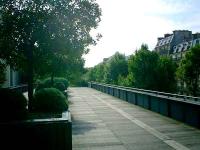 <B>Promenades   </B>des Plantes, some 4.5km long, part of former Paris-Strasbourg Railway. Photo shows timber decked bridge over Bvd. Diderot.<br><br>[Alistair MacKenzie 19/07/2007]