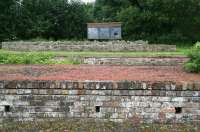 No notices posted - view north across the platforms at Leadburn station on 1 August 2007.<br><br>[John Furnevel 01/08/2007]