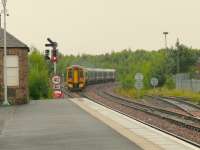Extra EMCAR crosses the points to the ECML and the north.<br><br>[Brian Forbes /07/2007]