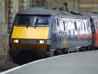 91116 Strathclyde drawing into Platform 1<br><br>[Graham Morgan 30/06/2007]