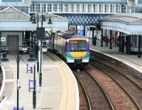 A southbound service draws to a halt at Stirling on 24 July 2007. <br><br>[John Furnevel 24/07/2007]