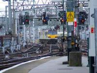 92019 Wagner approaching to collect the Glasgow Central portion of the Caledonian Sleeper.<br><br>[Graham Morgan 28/07/2007]