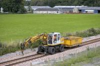 Roadrail vehicle and truck approaching Kincardine from the Alloa direction on 31 August.<br><br>[Bill Roberton 31/8/2007]