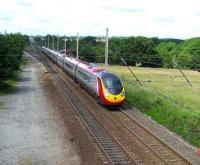 Pendolino at speed southbound at Balshaw Lane Junction on 17 June 2007.<br><br>[John McIntyre 17/06/2007]