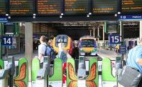 Splash of colour at Waverley platforms 14 and 15 on 6 September.<br><br>[John Furnevel 06/09/2007]