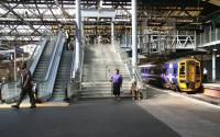 Waverley western concourse in September 2007 showing the revised layout, including the newly commissioned escalators.<br><br>[John Furnevel 06/09/2007]