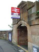 Entrance to Greenock Central Platform 2 from Terrace Road in September 2007.<br><br>[Graham Morgan 11/09/2007]